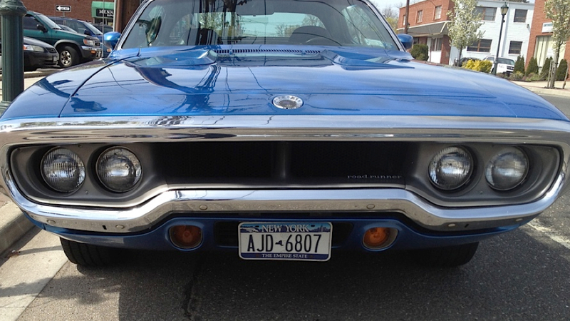 Illustration for article titled This Blue Plymouth Road Runner Makes Me Want To Go Fast
